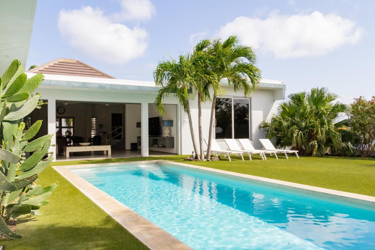 Stylish 4 Bedroom Modern Villa Design, Walking Distance From The Beach Jan Thiel Eksteriør bilde