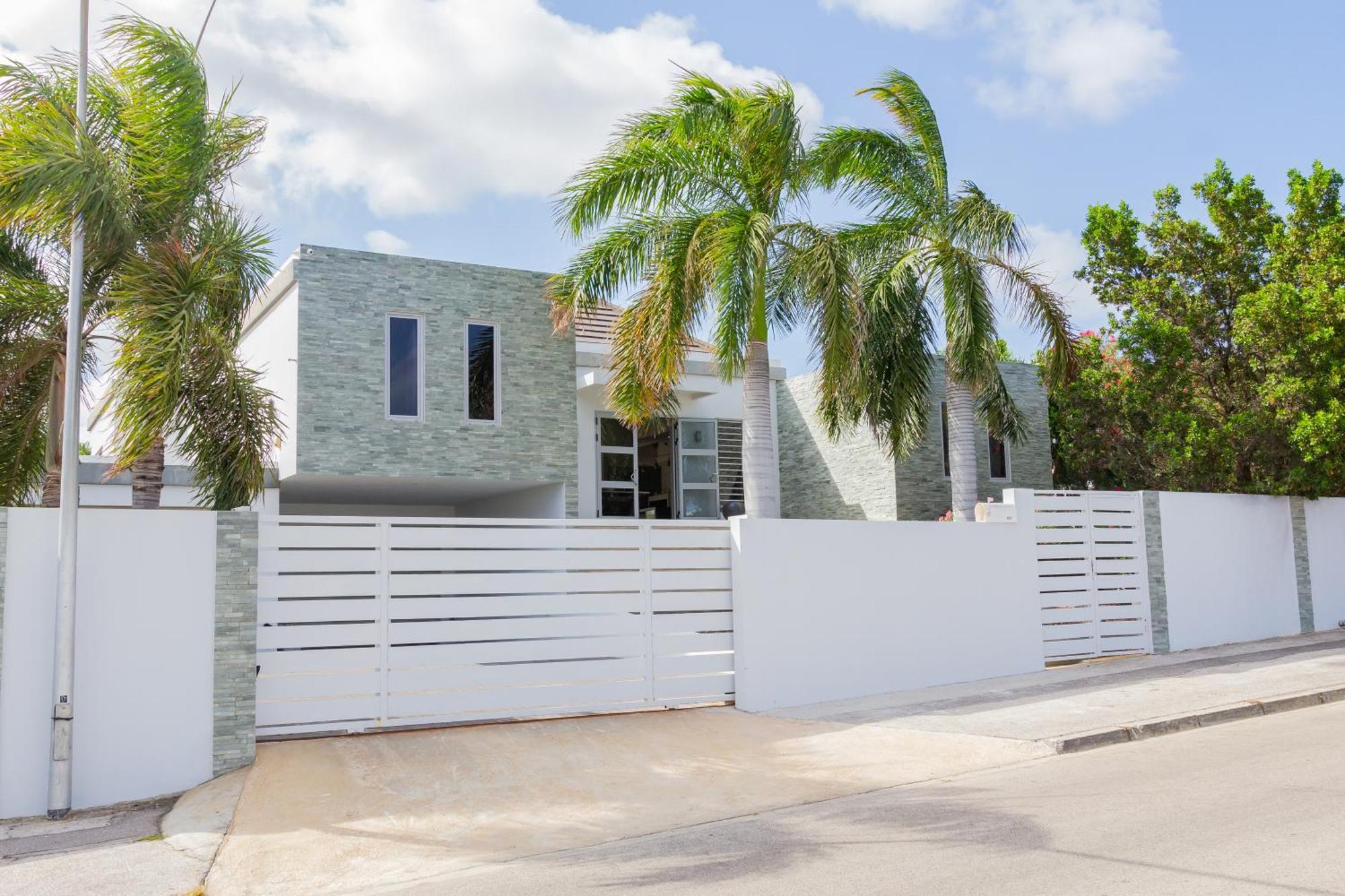 Stylish 4 Bedroom Modern Villa Design, Walking Distance From The Beach Jan Thiel Eksteriør bilde
