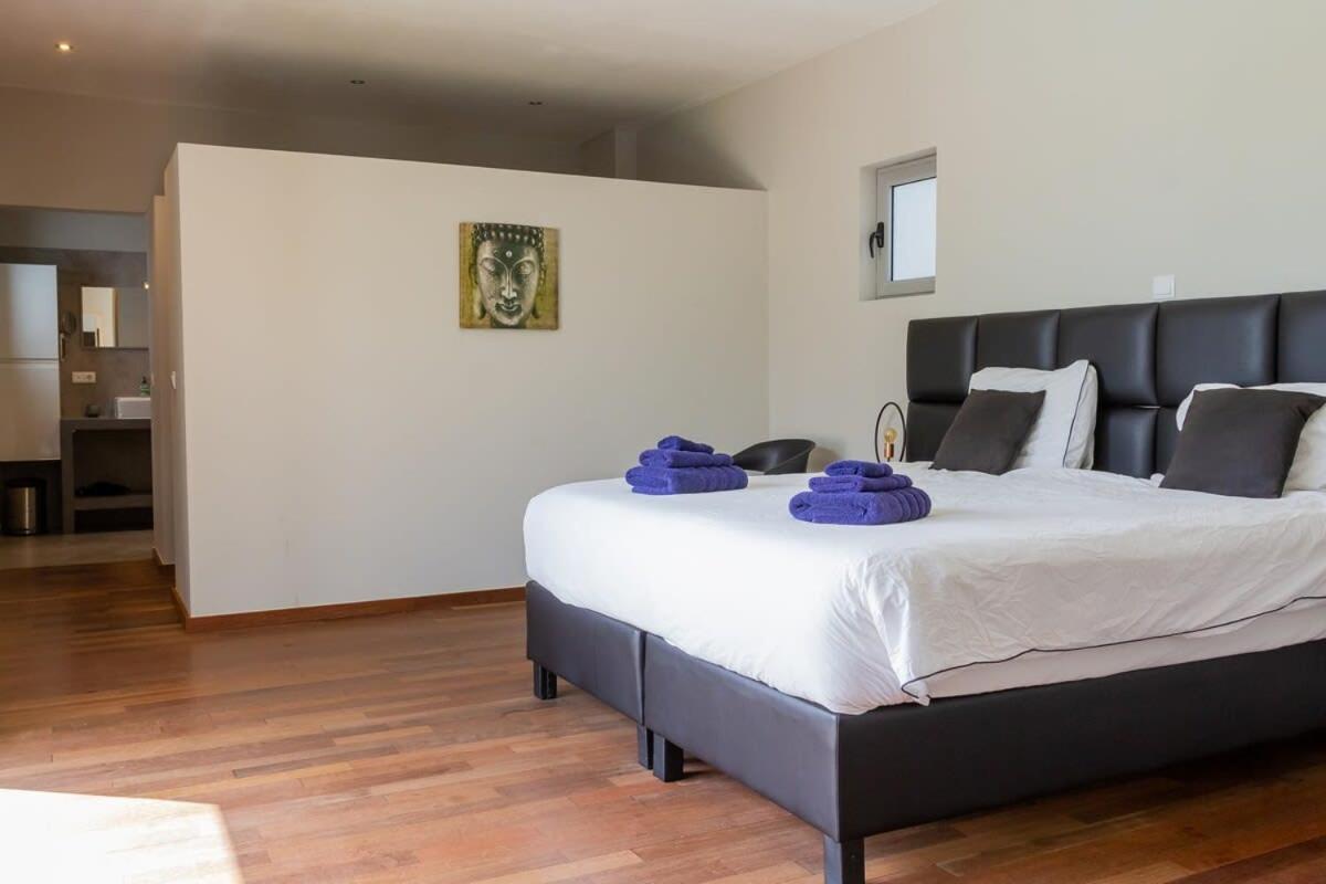 Stylish 4 Bedroom Modern Villa Design, Walking Distance From The Beach Jan Thiel Eksteriør bilde